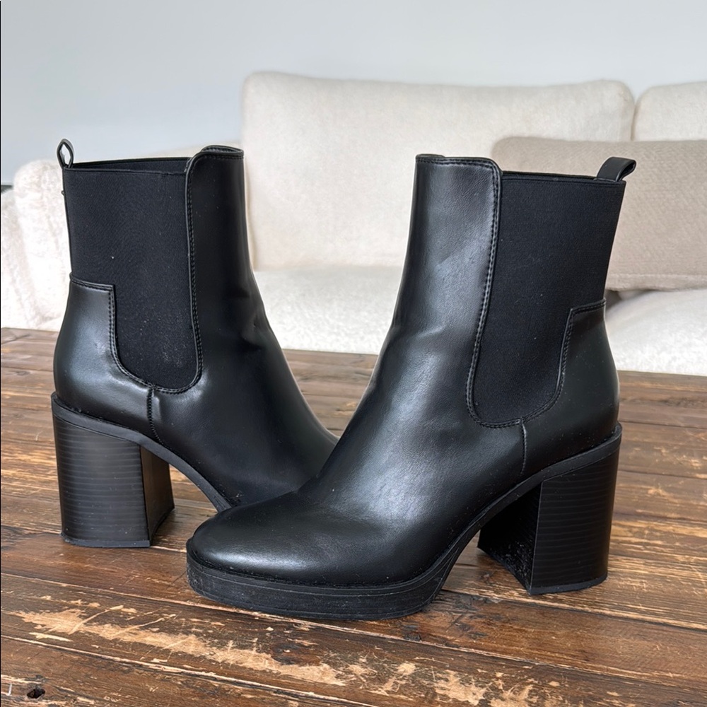 Public desire Black Ankle Boots